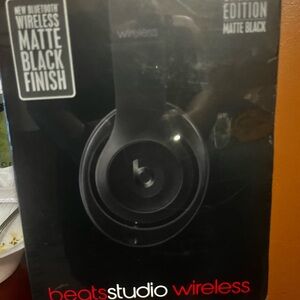 Beats by Dre Studio Wireless Headphones - Matte Black NIB